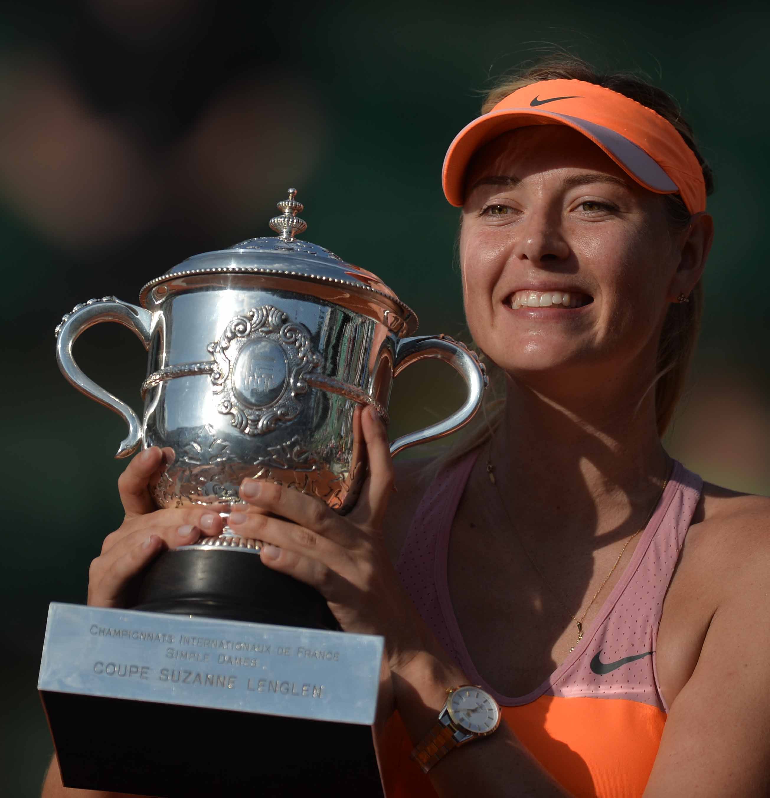 爱游戏体育-莎拉波娃回归赛场，关键助攻首场状态亮眼，勇士观众沸腾！的简单介绍