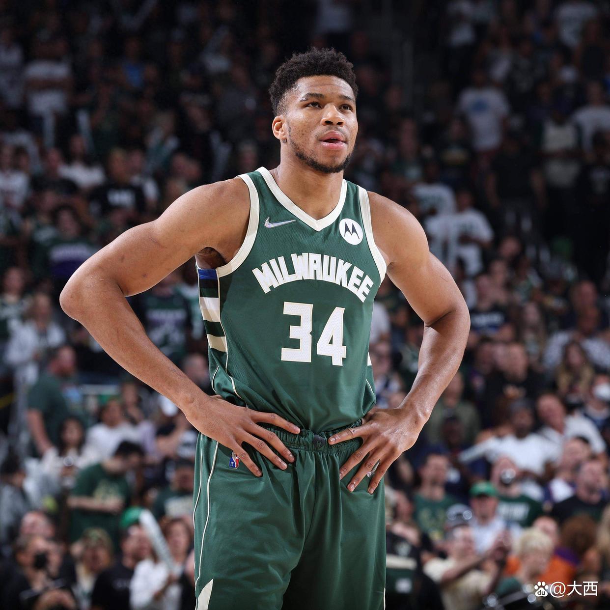 AYX-字母哥连续三场比赛得分超过比分优势明显，曼联挑战极限！的简单介绍